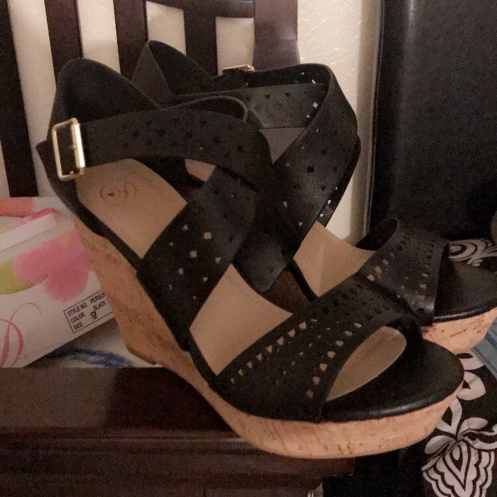 Size 9 cork wedges⚠️2 for 30⚠️